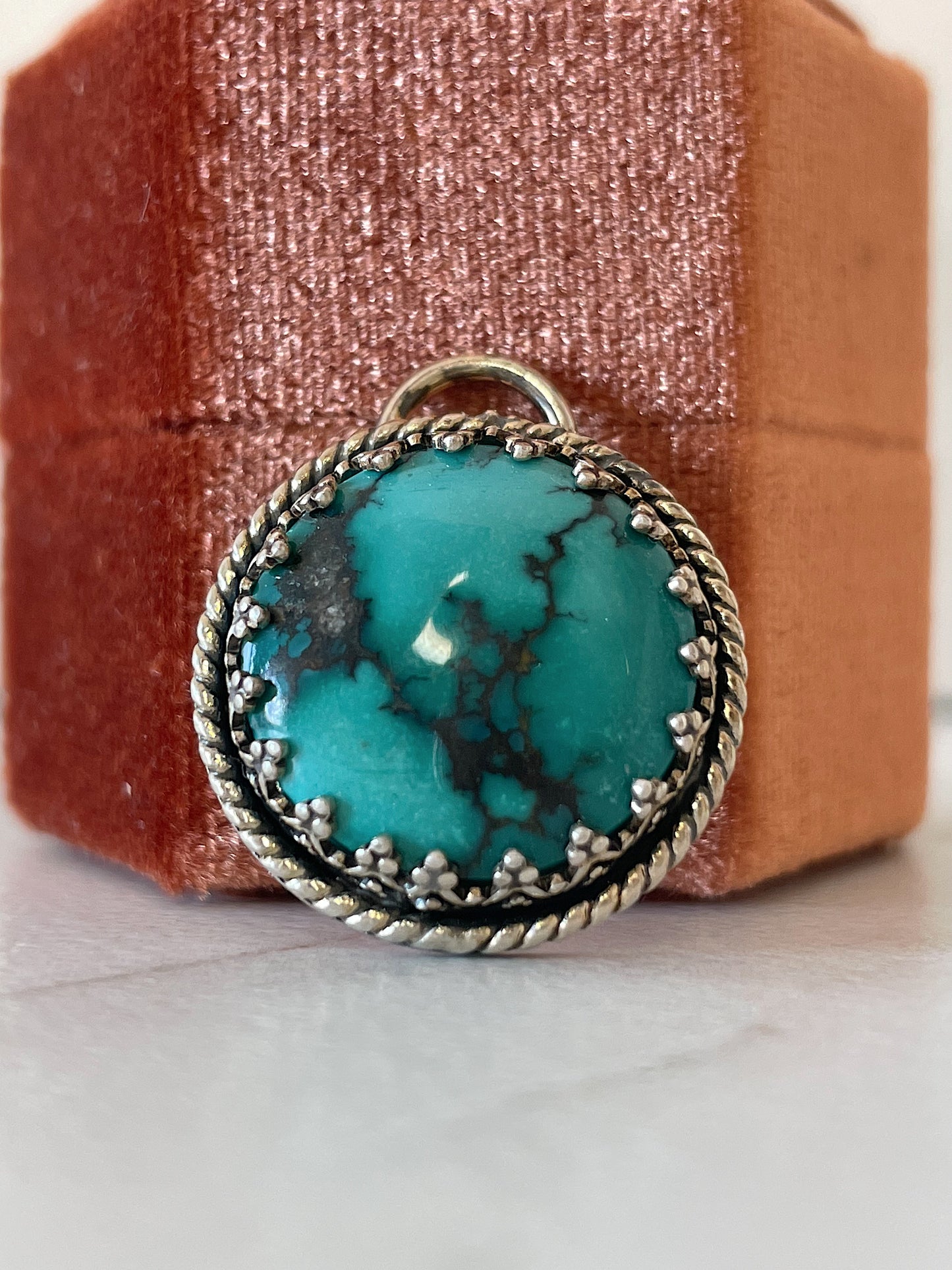 Dreamy Turquoise Round Pendant